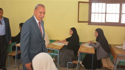 محافظ القليوبية يتفقد لجان الدبلومات الفنية للاطمئنان على الطلاب (صور) 