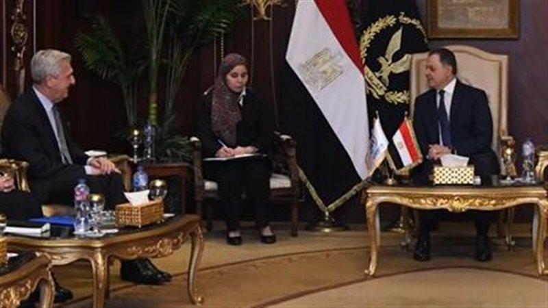 وزير الداخلية يلتقى
