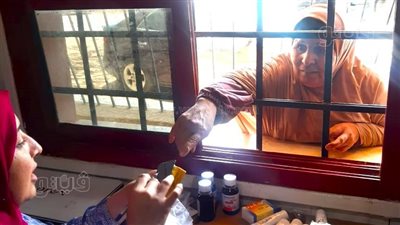 ضمن حياة كريمة، الكشف على 1122 مريضا في قافلة صحية بقرية العثمانية بالمحلة