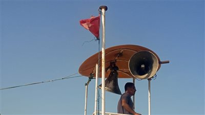 محافظ الإسكندرية: رفع الرايات الحمراء على الشواطئ (صور)