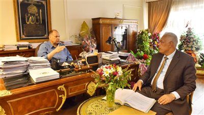 محافظ أسيوط يكشف تفاصيل الدورة المجانية لشباب الخريجين 