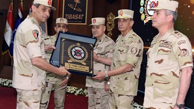 الفريق محمد زكي يلتقي قادة القوات المسلحة ويكرم الفائزين ببطولة الدرع العام للرماية الدولية 