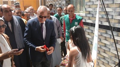 ضمن مشروع سترة، محافظ القليوبية يتفقد عددًا من منازل محدودي الدخل