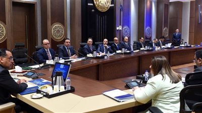 رئيس مجلس الوزراء يبحث تأسيس شركة المصريين في الخارج للاستثمار