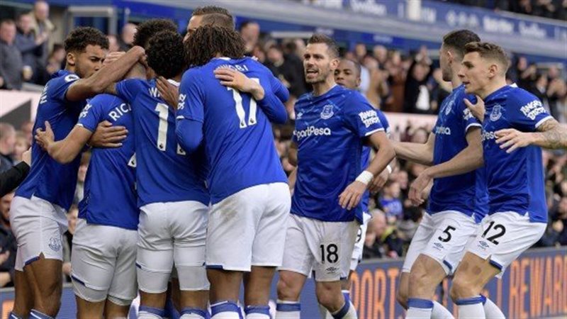 إيفرتون، فيتو 