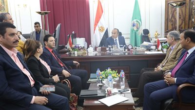 تفاصيل اجتماع الخطة العامة لمشروعات الرصف بالطرق الرئيسية بالمنيا