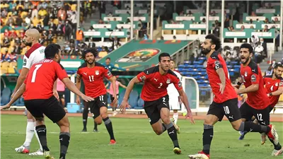  فيتوريا فى خانة اليك.. الأزمات تحاصر الفراعنة قبل موقعة غينيا.. الإصابات تضرب معسكر المنتخب.. والإجهاد شبح يطارد الدوليين