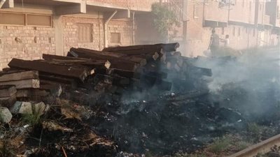 حريق على شريط السكك الحديدية فى مغاغة بالمنيا (صور)