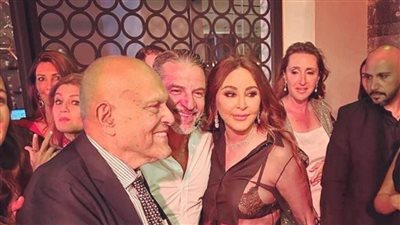 إليسا تظهر بإطلالة جريئة بحفلها الخيري في مصر (صور)