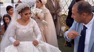عمر كمال يحتفل بزفاف شقيقته في السويس