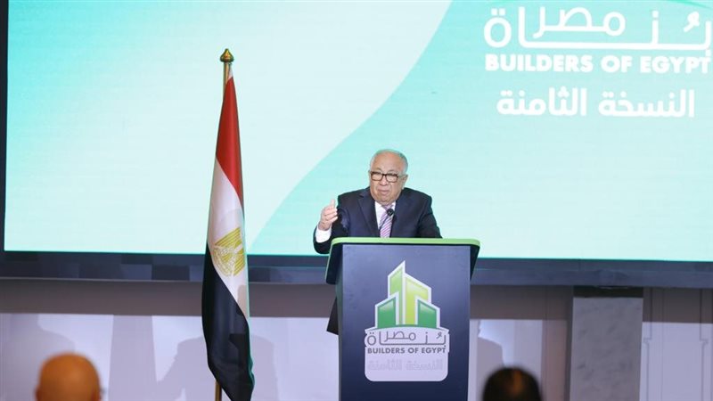 حسن عبد العزيز، فيتو