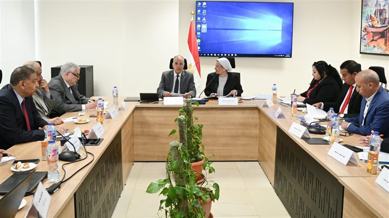 وزير الري مع وزيرة