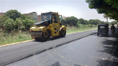  رصف طرق مركز صدفا أسيوط ضمن خطة تطوير المحافظة 