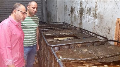 ضبط 11 طن زيوت طعام يعاد تدويرها داخل مصنع بطنطا (فيديو)