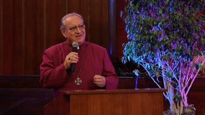 رئيس الأساقفة الشرفي: الخليقة تئن وتصرخ من فساد البيئة