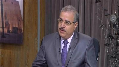 خبراء اقتصاد يرصدون لـ فيتو أشرس المعوقات أمام قرارات الرئيس لتشجيع الاستثمار.. الدكتور ياسر جاد الله: الاستقرار السياسي أهم ضمانة للمستثمرين