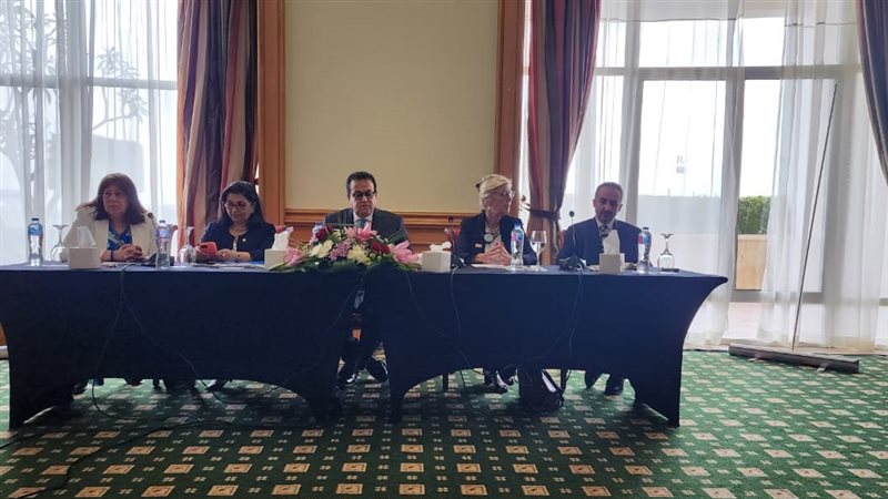  المؤتمر العربى للقبالة،