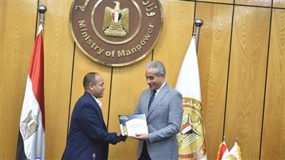 وزير القوى العاملة يكرم المتميزين من فريق العمل المُشرف على موازنة البرامج