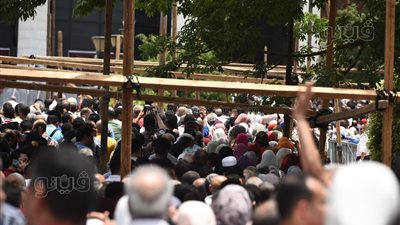 تدافع وتزاحم في الجمعية العمومية لسحب الثقة من نقيب المهندسين (صور)