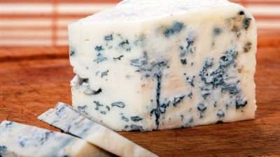 ذات العروق الزرقاء تتصدر تويتر بعد فرض رسوم على سعرها.. ومصريون: تطلع إيه دي