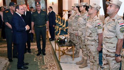 رسائل السيسي للمتقدمين للالتحاق بوظائف وزارة التعليم وطلبة دورة الفروسية رقم (1) 