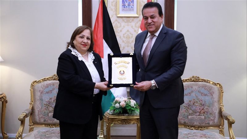 وزير الصحة د.خالد
