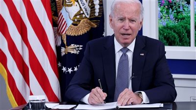  بايدن وزعماء الكونجرس يتوصلون إلى اتفاق لمنع التخلف عن سداد الديون