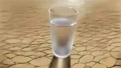 استشاري يحذر من شرب الماء البارد: يوقف عضلة القلب ويسبب الوفاة