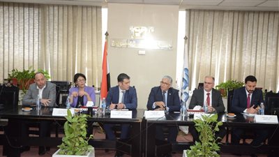 جمعية رجال الأعمال تبحث مع وفد فلسطيني فرص التعاون التجاري