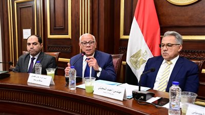 بعد مشادة مع النواب، محافظ بورسعيد: أقسم بالله سنعيد العمل بالحصص الاستيرداية