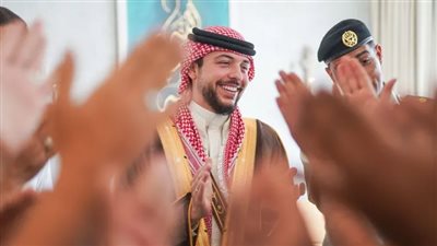 بدء مراسم حمام العريس لولي العهد الأردني قبل زفافه (صور)