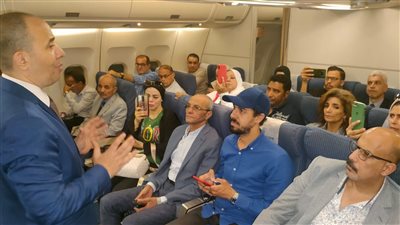 كيف يتعامل أطقم الضيافة مع الحريق على الطائرة نموذج محاكاة (فيديو)