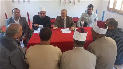 لجنة برئاسة قيادات الجامع الأزهر لمقابلة المتقدمين للعمل محفظين بالرواق