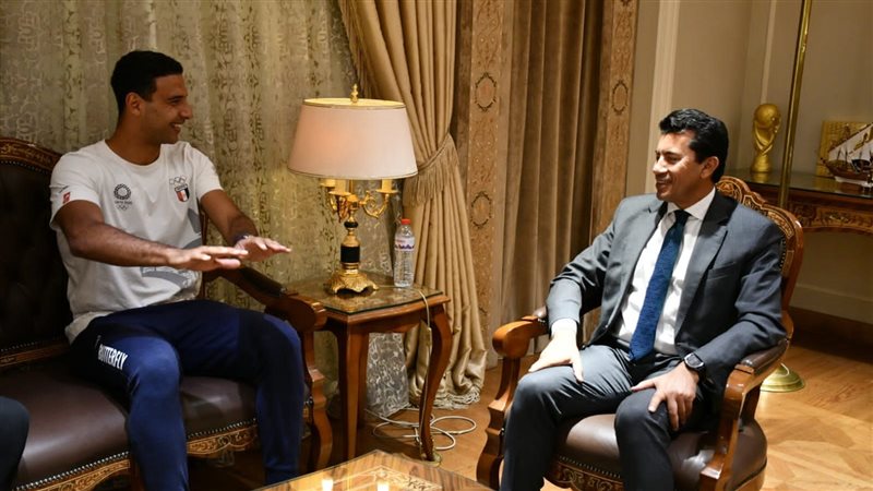 اجتماع وزير الشباب