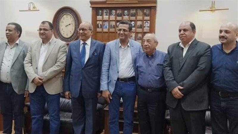 وفد من نقابة الصحفيين