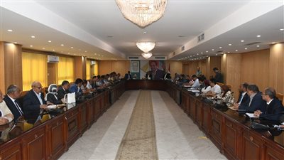 محافظ الفيوم يقرر إلغاء الأسواق التي تعيق الوصول للجان الثانوية العامة 