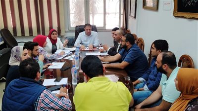 السكرتير المساعد بالبحيرة يبحث تطوير وتحديث بيانات المناطق الصناعية (صور)