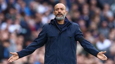 اتحاد جدة يستقر على إقالة نونو سانتو بعد مشادة مع كريم بنزيما