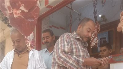 رئيس مركز الإبراهيمية يقود حملة على محلات اللحوم 