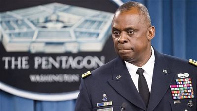 فضيحة وزير الدفاع الأمريكي، تفاصيل تهديد أعضاء الكونجرس بأقاربهم وأولادهم، وإيلون ماسك يهتم بما ينشره كارلسون