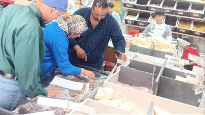 ضبط وتحرير 70 محضرا ومخالفة تموينية بالإسماعيلية