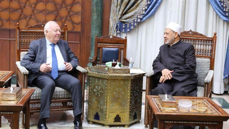 الدكتور أحمد الطيب