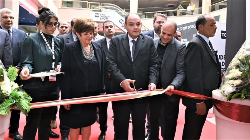 وزير الصناعة يفتتح