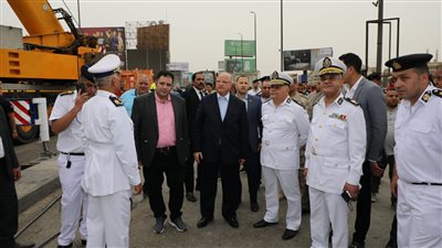 التحقيق مع إدارة الإعلانات بحدائق القبة بعد سقوط لافتة كوبري أكتوبر 