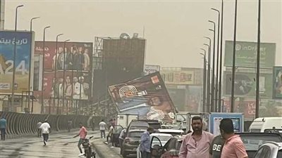 هنيدي يحذف منشور السخرية من سقوط لوحة إعلان كريم محمود عبد العزيز 