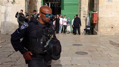 إصابة 3 فلسطينيين برصاص الاحتلال والمستوطنون يقتحمون الأقصى (فيديو)