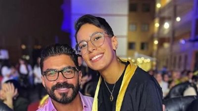 خالد سليم يحتفل بتخرج ابنته الكبرى في المدرسة الثانوية: فخور بيكي يا حب عمري