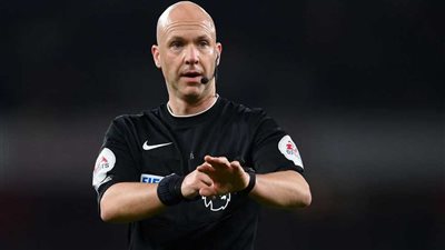 لجنة الحكام الإنجليزية تصدر بيانا بعد الاعتداء على أنتوني تايلور