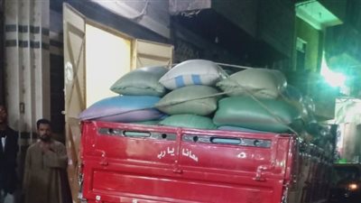 ضبط سيارة محملة بـ 9 أطنان قمح مسوس قبل توريده للشون والصوامع بأسيوط