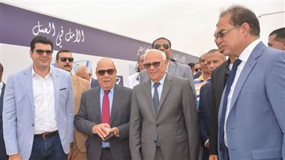 محافظ بورسعيد ونائب محافظ الشرقية يضعان حجر أساس مصنع الضفائر الكهربائية للسيارات 